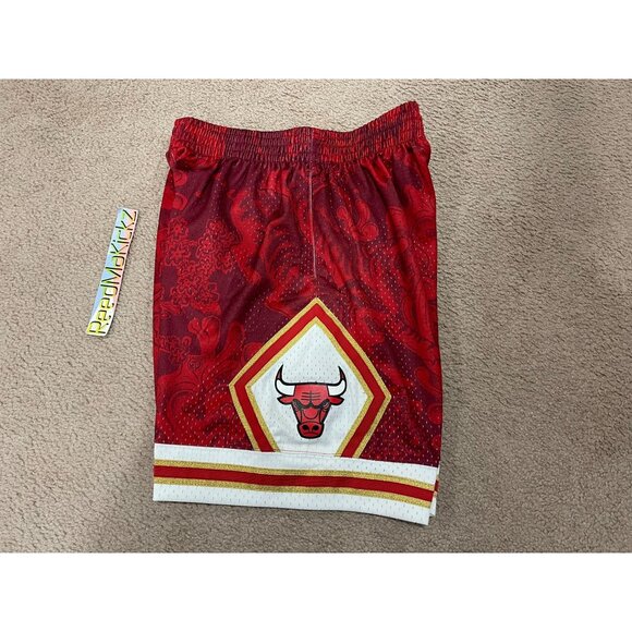 Mitchell & Ness Chicago Bulls CNY Chinese New Year Shorts Mens Medium - Picture 3 of 5